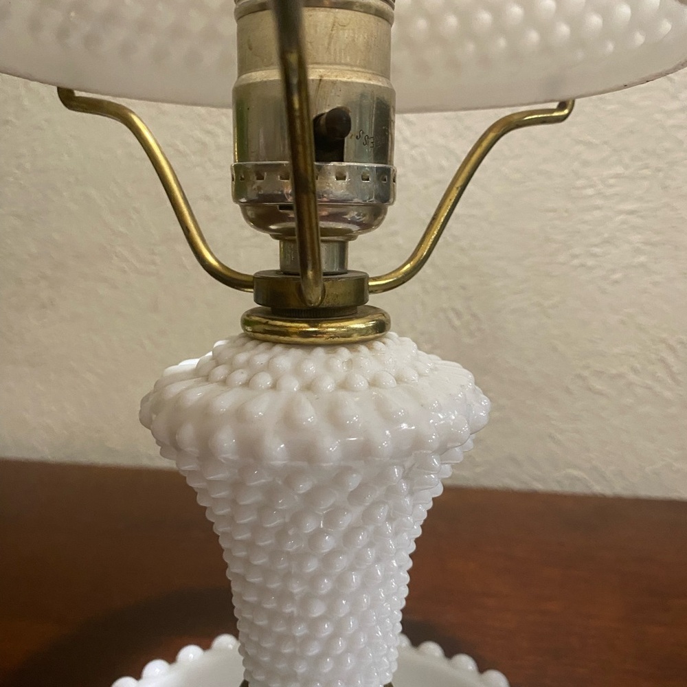 Vintage, Hobnail Milk Glass Table Lamp with a Crumpled Ruffled Edge - Picture 3 of 11